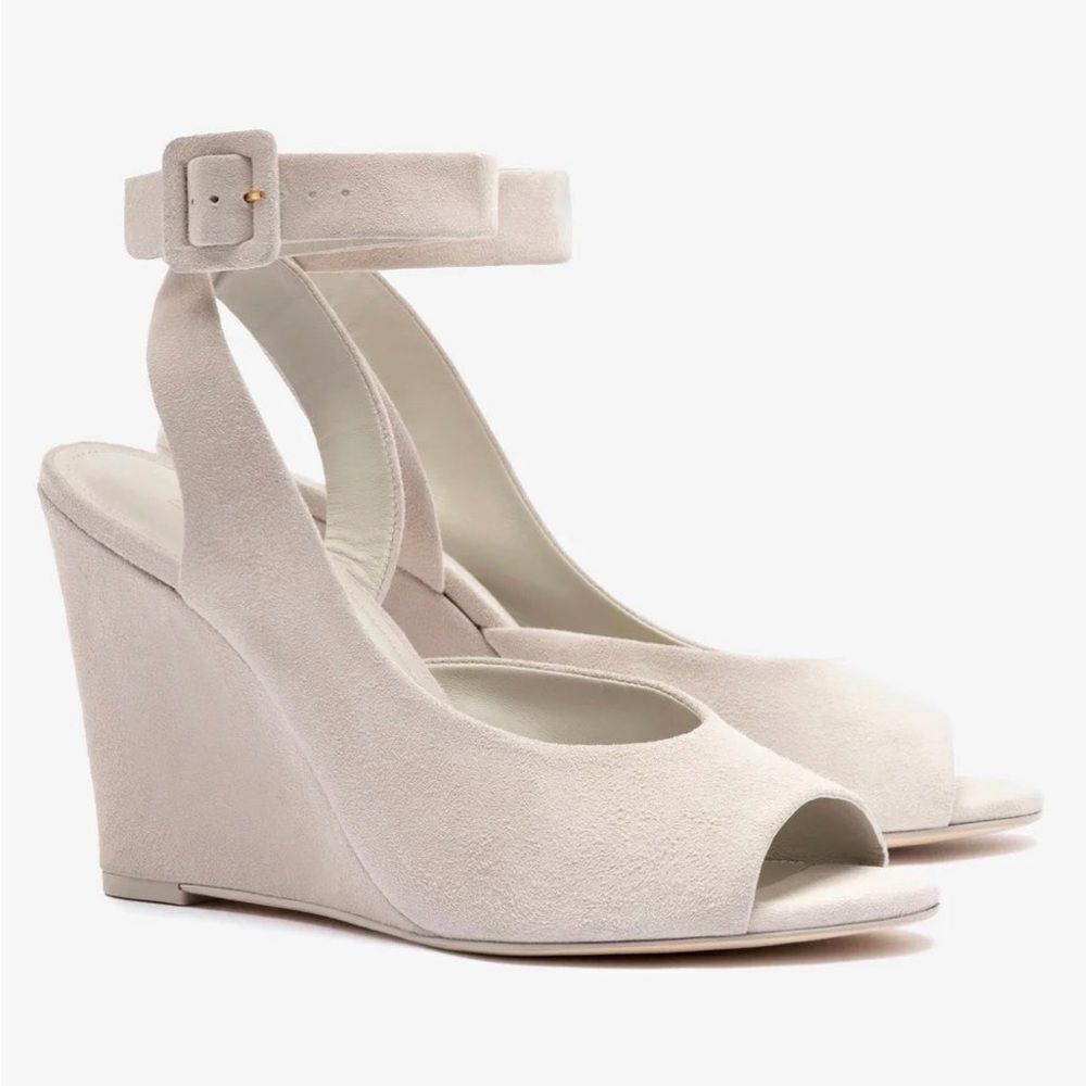 NWT Larroude Denna Wedges in Mushroom Grey